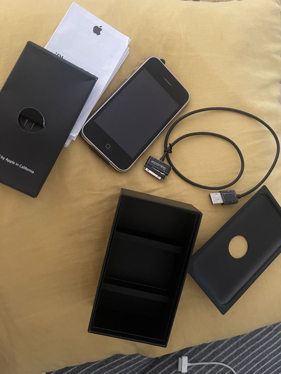 Apple Portables: iPhone 3GS 16GB schwarz mit OVP – D'occasion à Luzern par M.Ai 7