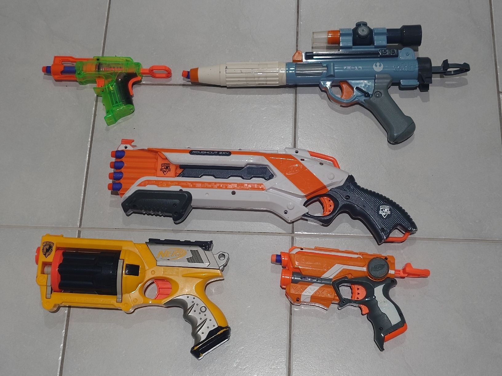 Nerf Spielzeuge: Nerf Guns Pistolen – Gebraucht aus Bätterkinden von Grooovy