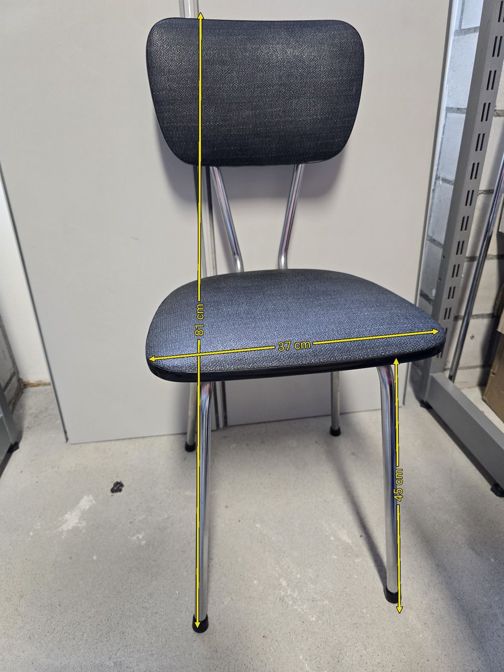 Sedie: Vintage Stuhl mit Chromgestell IGH – Usato da Zofingen venduto da Loop_ReSale 1