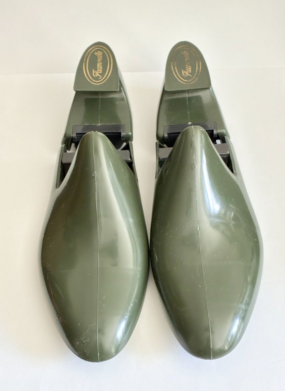 Scarpe da uomo: Vintage Kunststoff Schuhspanner "Faconnable" Milano Gr.43/44 – Usato da Kloten venduto da Nephty 2