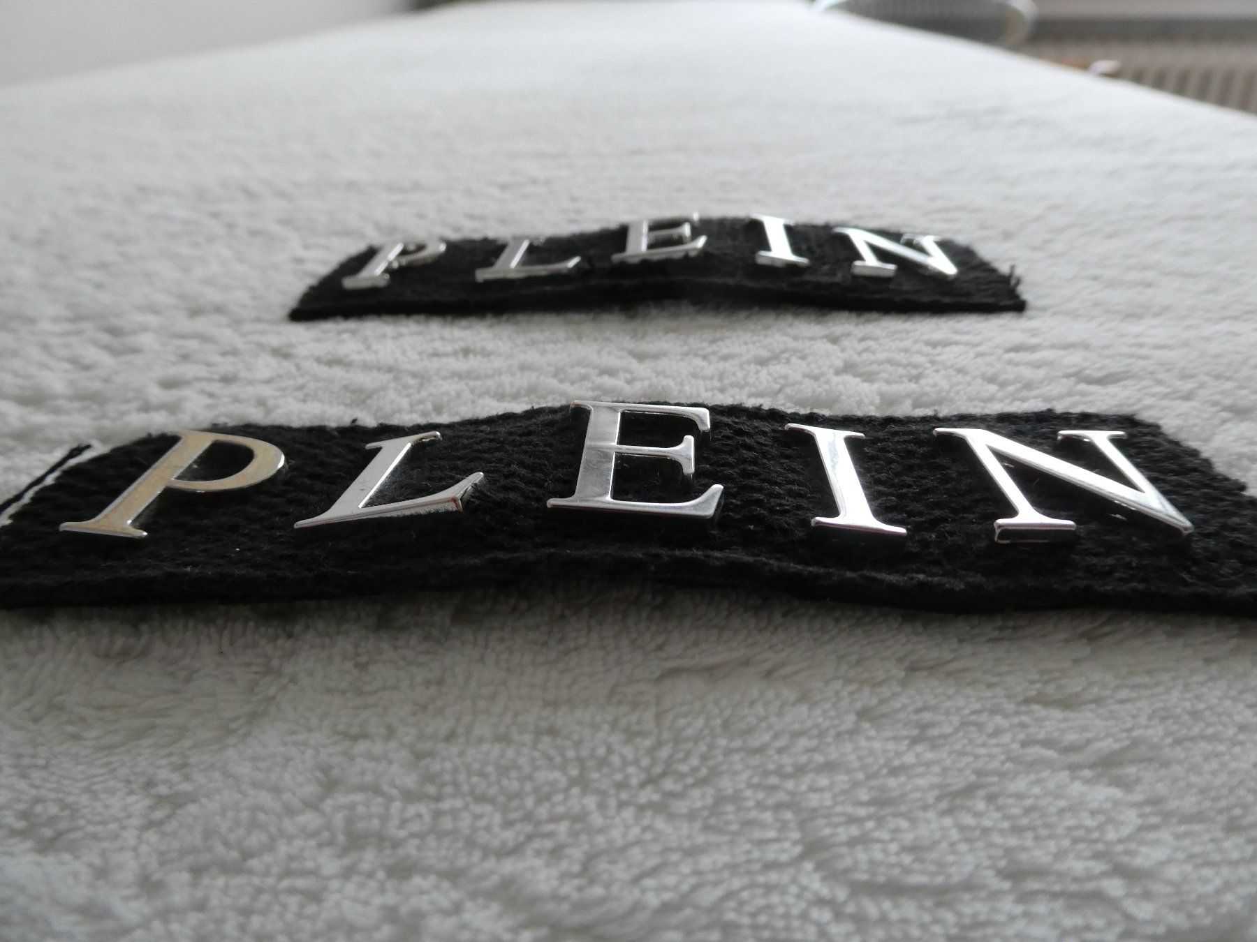 Toppe: Philipp Plein – Usato da Zürich venduto da olympus03 1