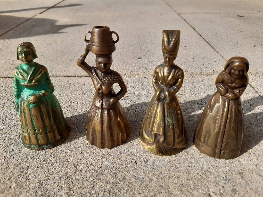 Campanacci mucche: Cloches de table vintage (2ème annonce) – Usato da Crassier venduto da SimoneZund 1