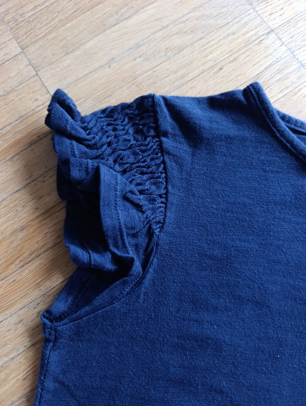 Uniqlo Blusen, T-Shirts & Tops: Uniqlo Mädchen Top, Gr 146 – Neu (gemäss Beschreibung) aus Zürich von mir_2kjl 1