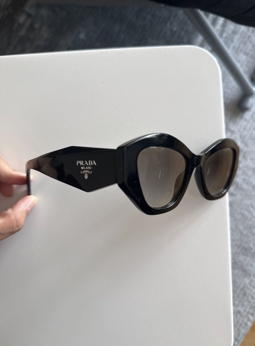 Prada Lunettes & Verres: Prada Sonnenbrille – D'occasion à Ostermundigen par bey_25bs 1