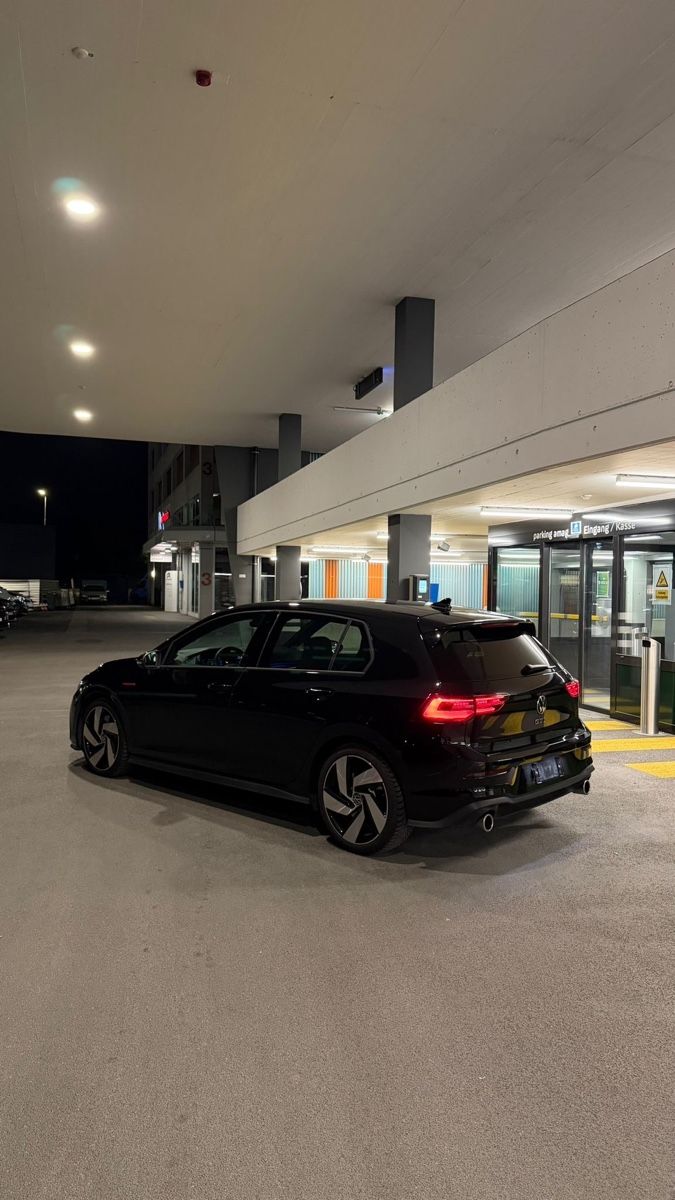 VW Automobili: VW Golf 8 GTI – Usato da Cham venduto da spz18 4