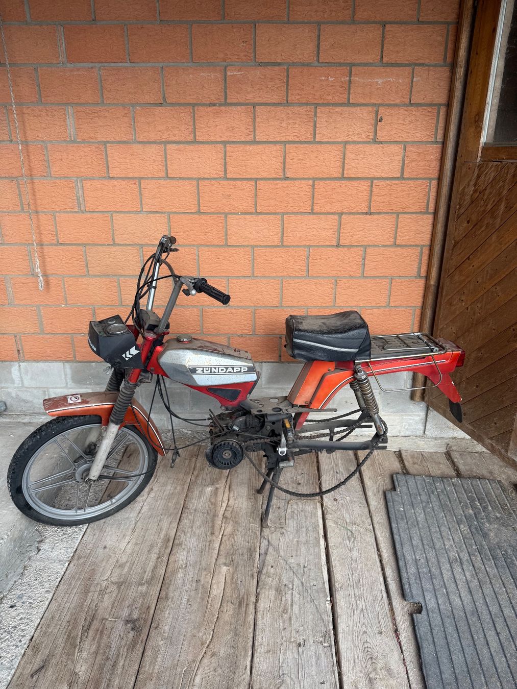 Zündapp Cyclomoteurs: Zündapp 460/23 Töffli – Défectueux à Fahrni b. Thun par Salzberger-FZH