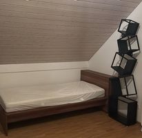 Einzelbett mit Stauraum