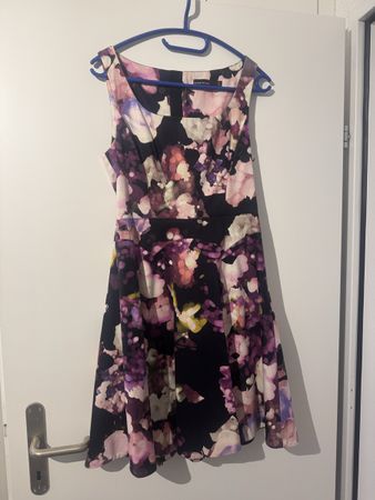 Schönes Kleid von Karen Millen Gr 38