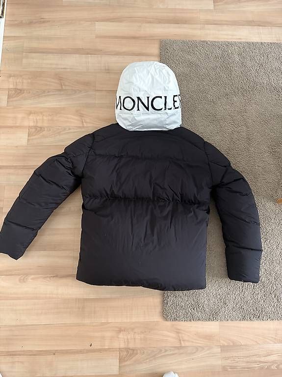Giacche: Doudoune Moncler  Bicolore Noir/Blanc – Usato da Bienne venduto da Lucaplm