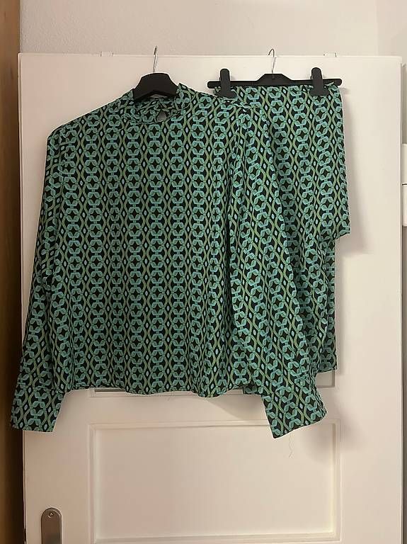 Vestiti: Total look  – Usato da Zürich venduto da ram_9k9v