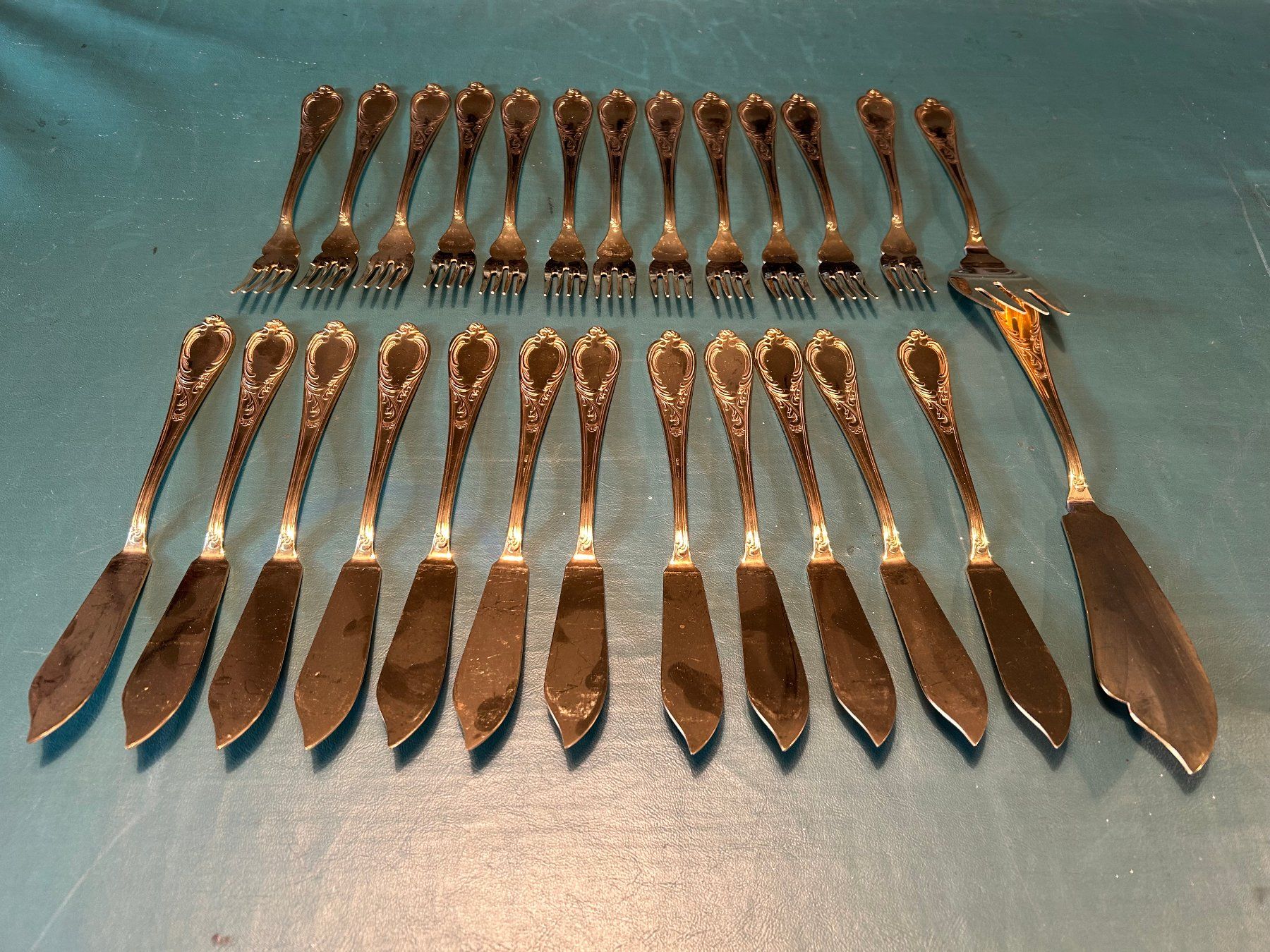 Solingen Set di posate: Fischbesteck-Set 12-teilig mit Vorlagebesteck, Solingen – Usato da Kreuzlingen venduto da HeroRica