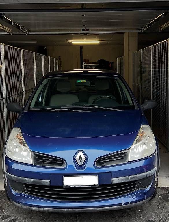 Autos: Renault Clio 1.4 16V  – Gebraucht aus Gersau von Pgk17
