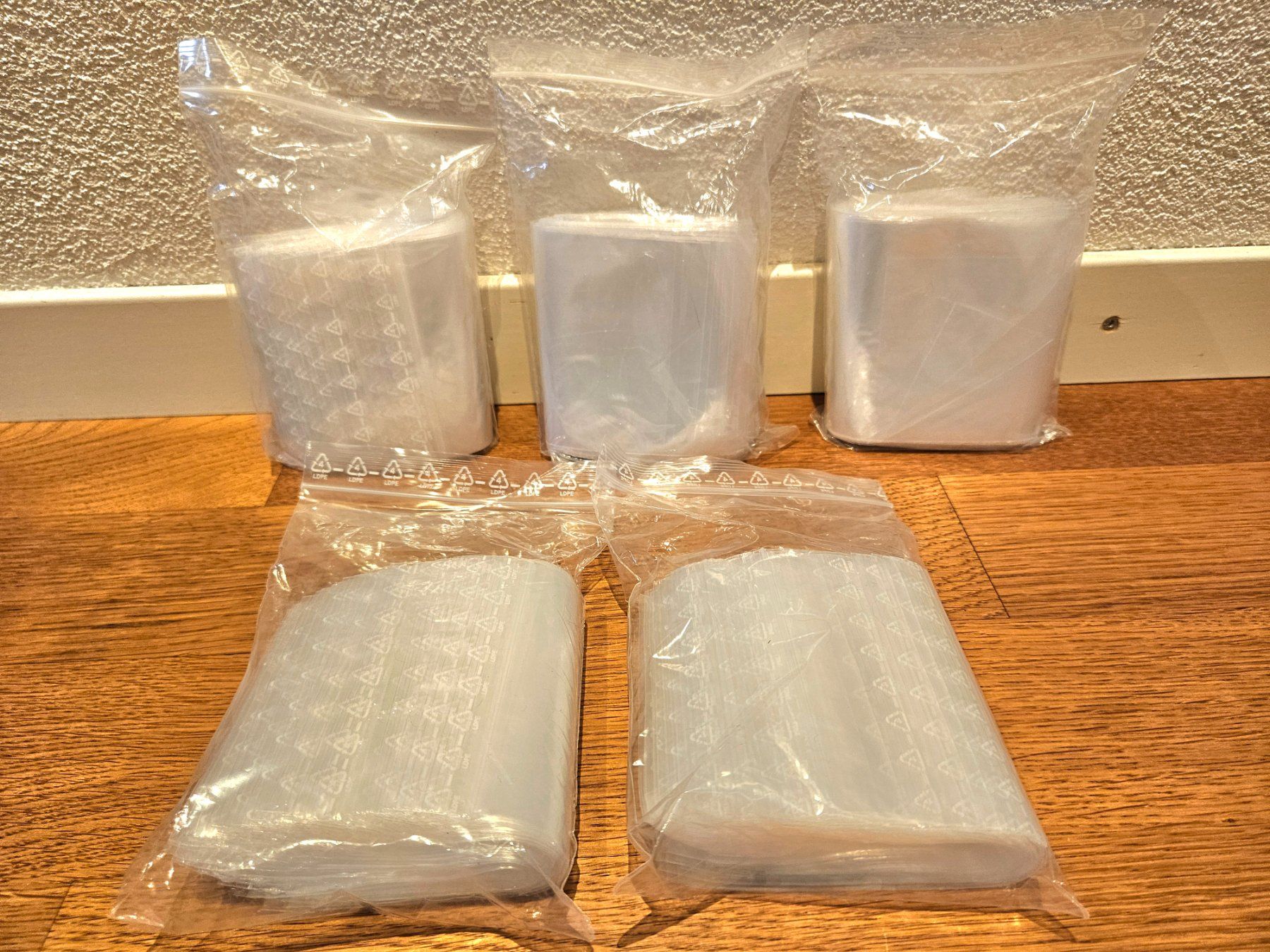 Contenitori & Simili: Minigrip Plastikbeutel Behälter Zip Beutel Verschlussbeutel – Nuovo e nell'imballaggio originale da Birmensdorf ZH venduto da Wendepunkt... 1
