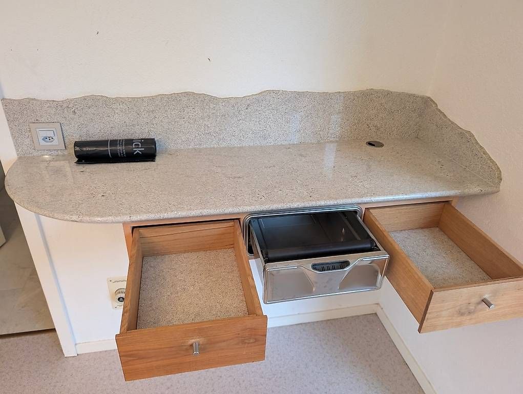 Cassettiere: Für Caffemaschine wandkomode comode wandschrank – Usato da Bettingen venduto da EricFoster