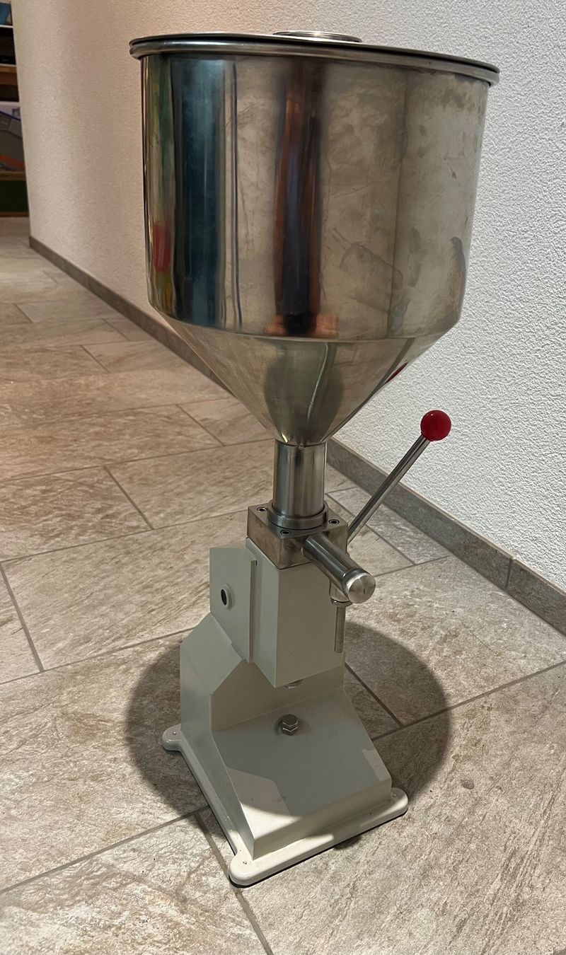 Alle Maschinen: Abfüllmaschine – Gebraucht aus Bözen von pacificmoods