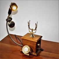 Telefon antik als Tischlampe. UPCYCLING by Artantic.
