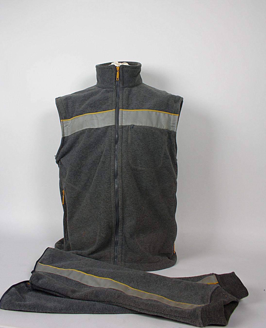 Giacche: Fleecejacke grau – Usato da Zollikofen venduto da Restwert_Zollikofen 3