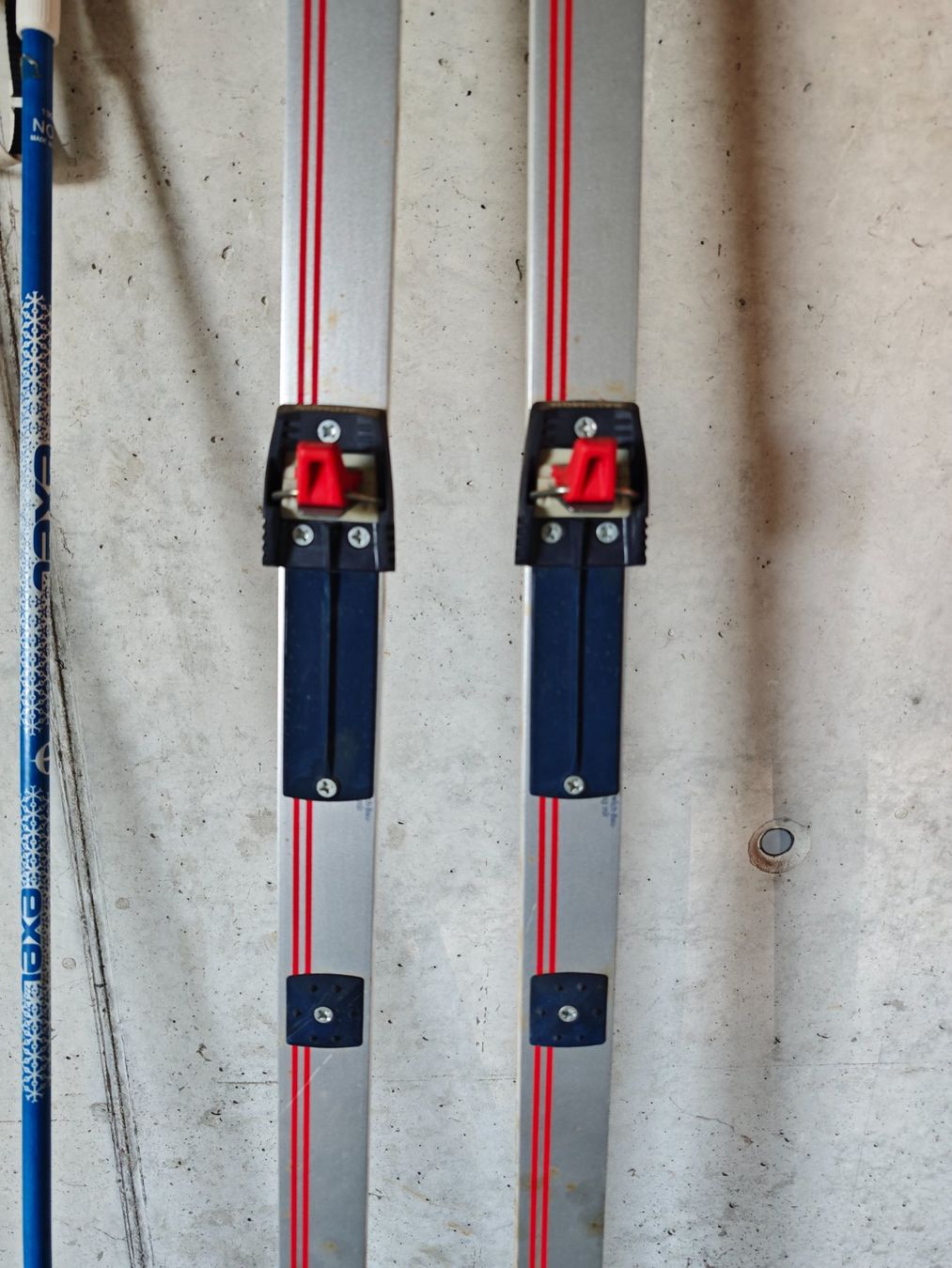 Sci: Vintage Langlauf Ski mit Stöcken – Usato da Grosshöchstetten venduto da Mouchi 2