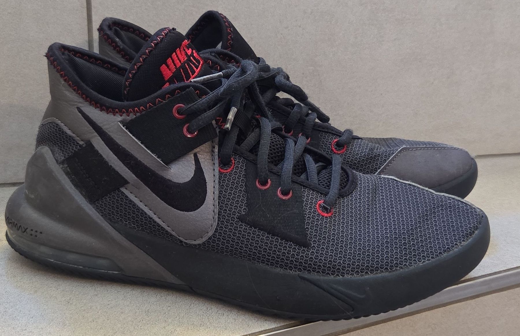 Nike Chaussures garçon: Nike Schuhe Grösse 41 gebraucht – D'occasion à Schlierbach par smeralda1313
