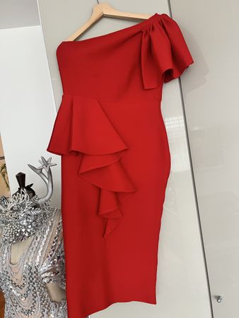Rotes Cocktailkleid, Grösse 40, Stretchmaterial den Ausgan