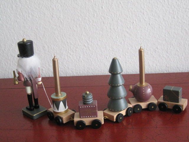 Bloomingville Tutte le decorazioni: Nussknacker mit Weihnachtszug – Usato da Basel venduto da cronat 4