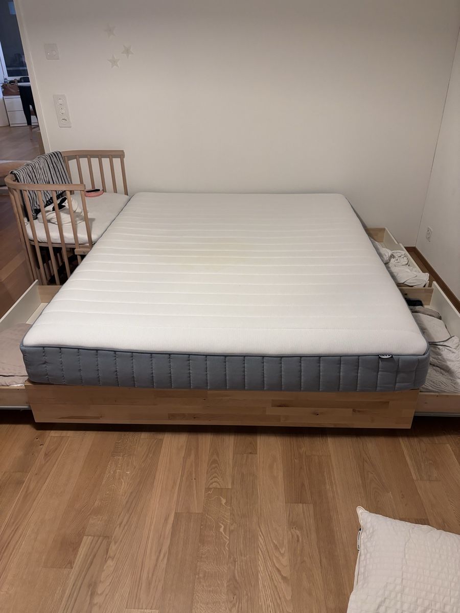 Ikea Letti: Matratze+ Bett 160x200 – Usato da Zürich venduto da adr_6vnq 1