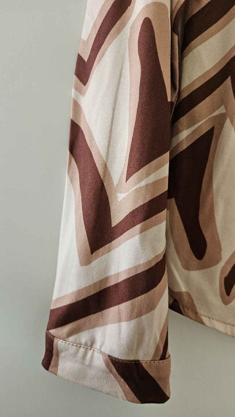 Chemisiers: Schöne beige Bluse mit Muster – D'occasion à Hettlingen par Leaena279 2