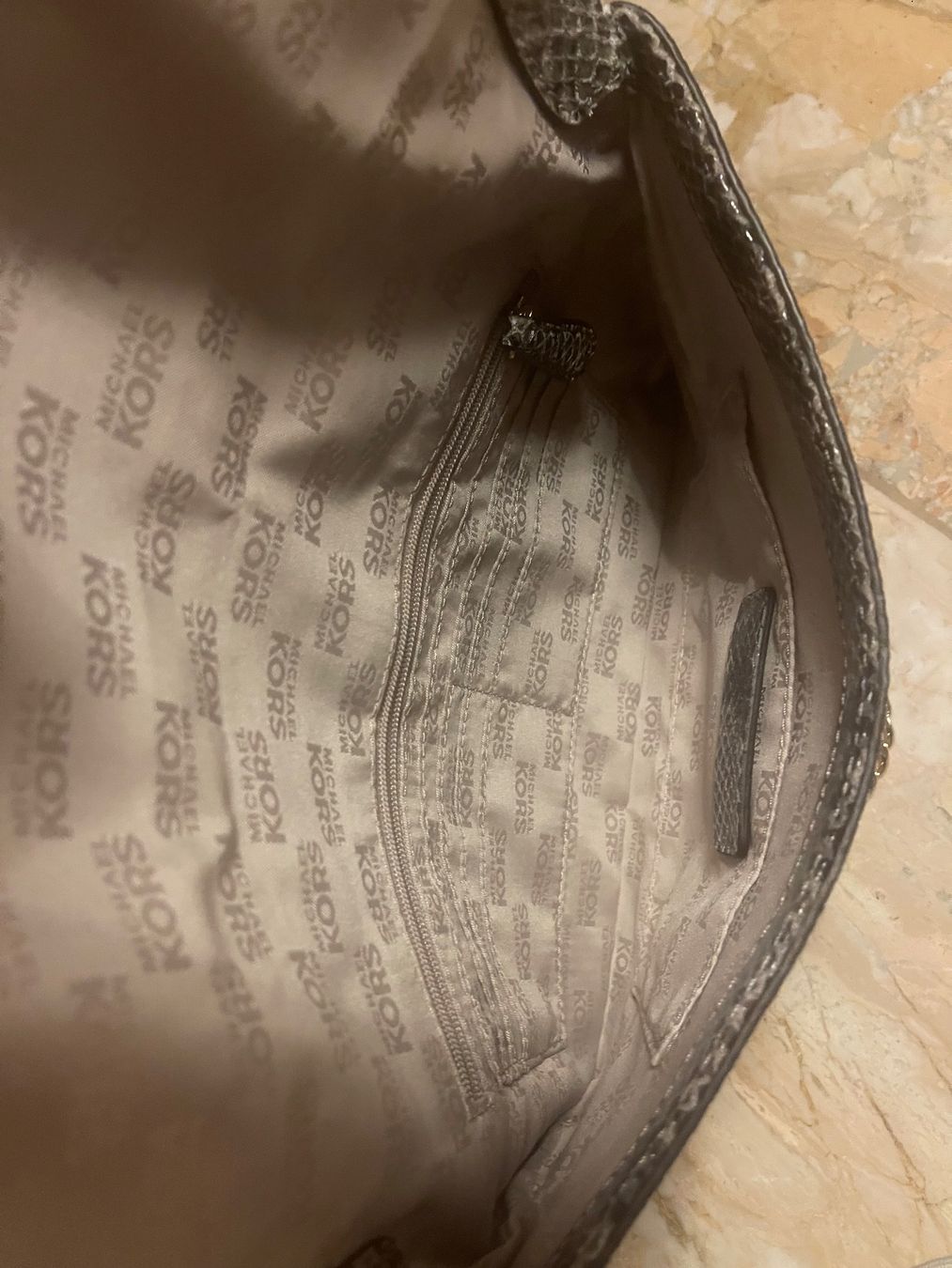 Michael Kors Borse da donna: Michael Kors Schlangenlederoptik Clutch – Nuovo (secondo la descrizione) da Dietikon venduto da Nieselchen 5