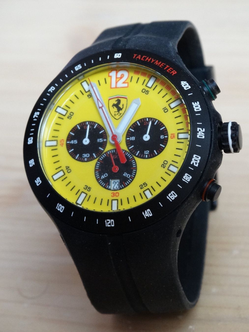 Ferrari Orologi: Ferrari Armbanduhr mit Stopuhr – Usato da Seon venduto da Hl5703