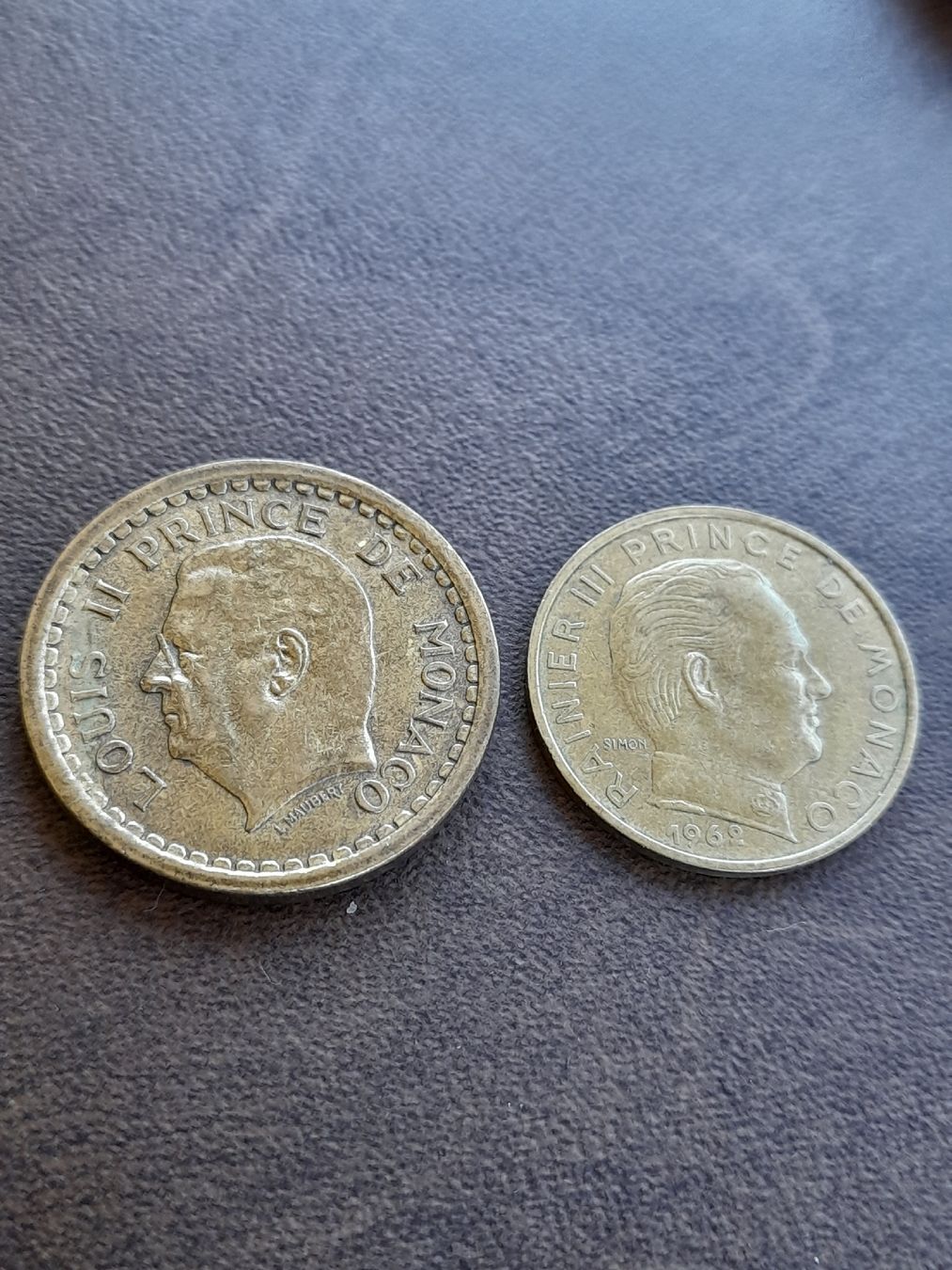 Tutti le monete: Monaco 2 Francs 1945 & 10 Cent 1962 – Usato da Basel venduto da Basel_20