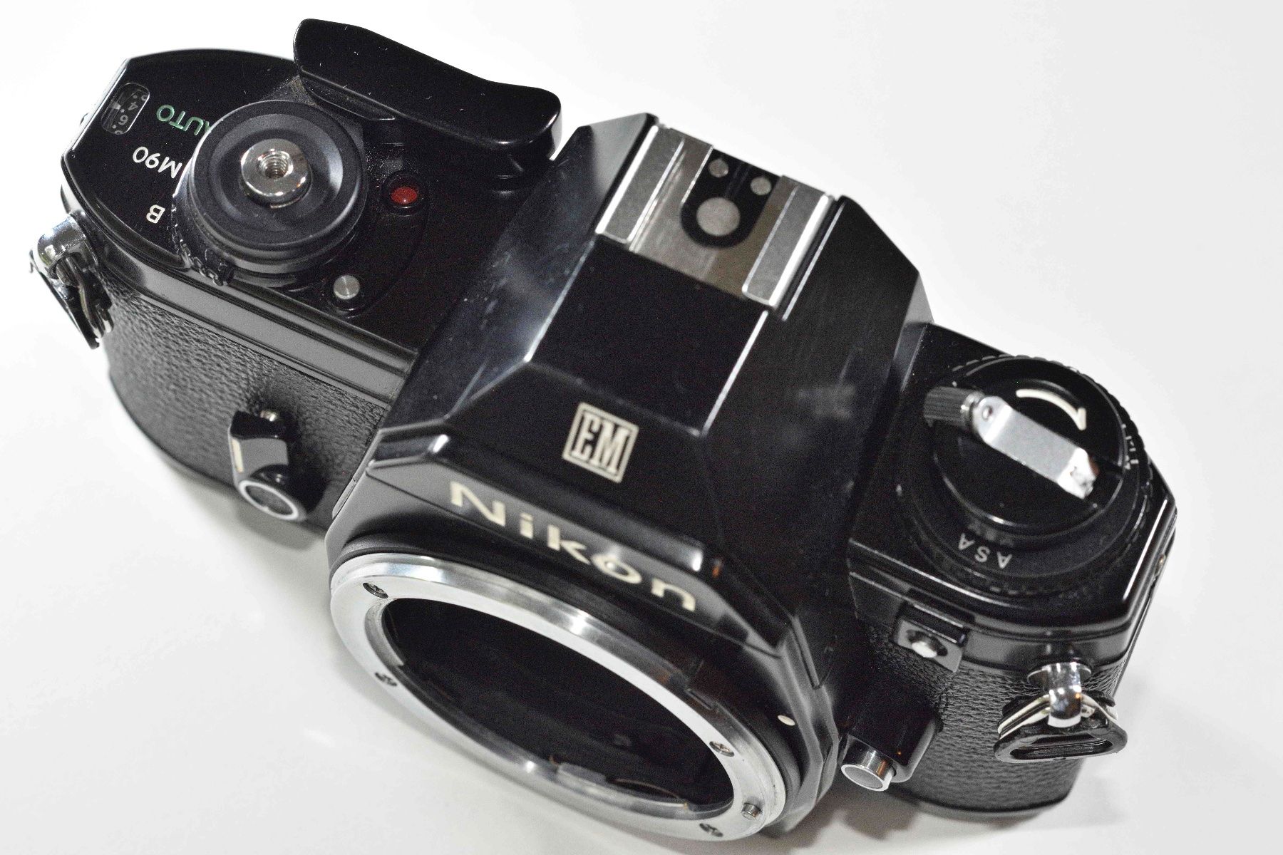 Nikon Fotocamera: Nikon EM – Usato da Schwerzenbach venduto da floridan 3