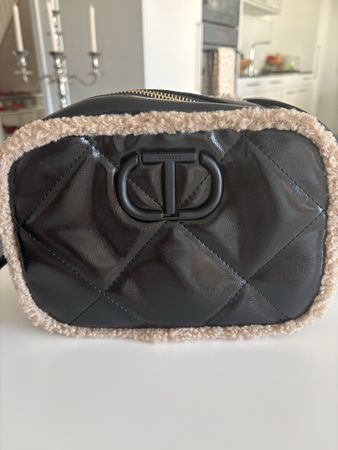 Tasche Twinset Milano schwarz Kunstfell Details neuwertig
