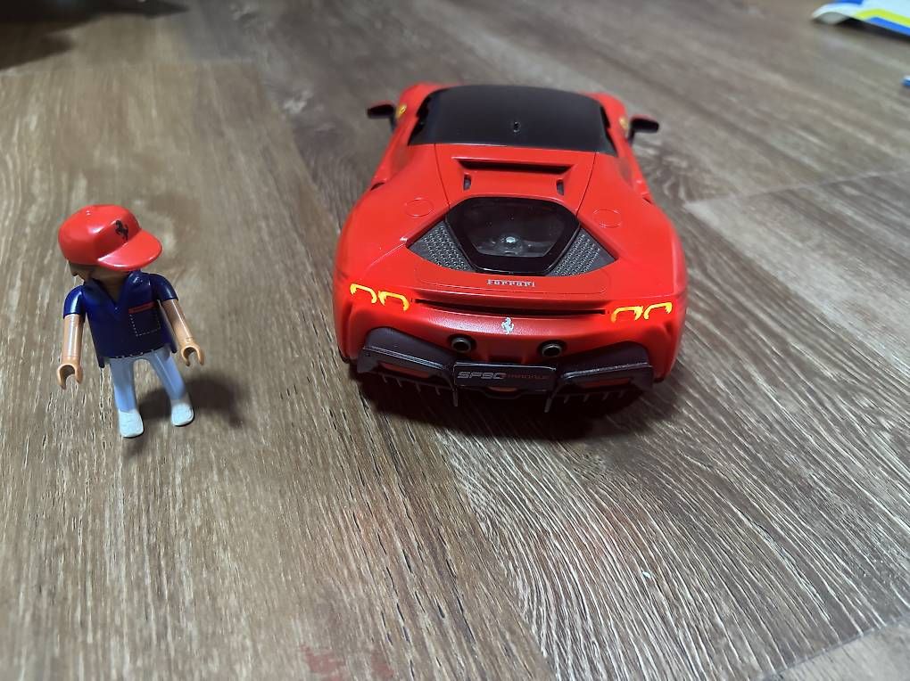 Playmobil Giocattoli: PLAYMOBIL Ferrari SF90 Stradale – Usato da Biglen venduto da Joel017 1