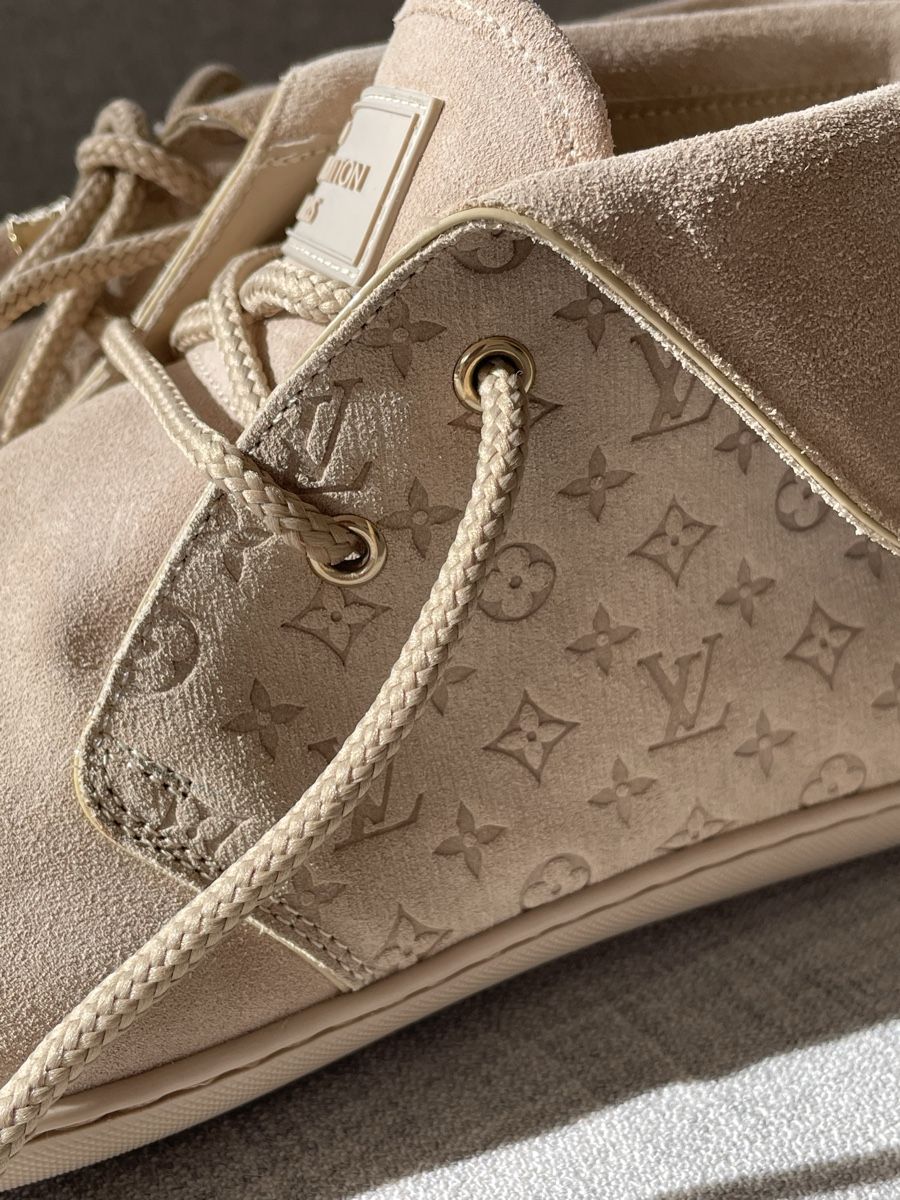 Louis Vuitton Scarpe da donna: Louis Vuitton suede sneaker size 38.5 – Nuovo e nell'imballaggio originale da Cologny venduto da fab_ez 1
