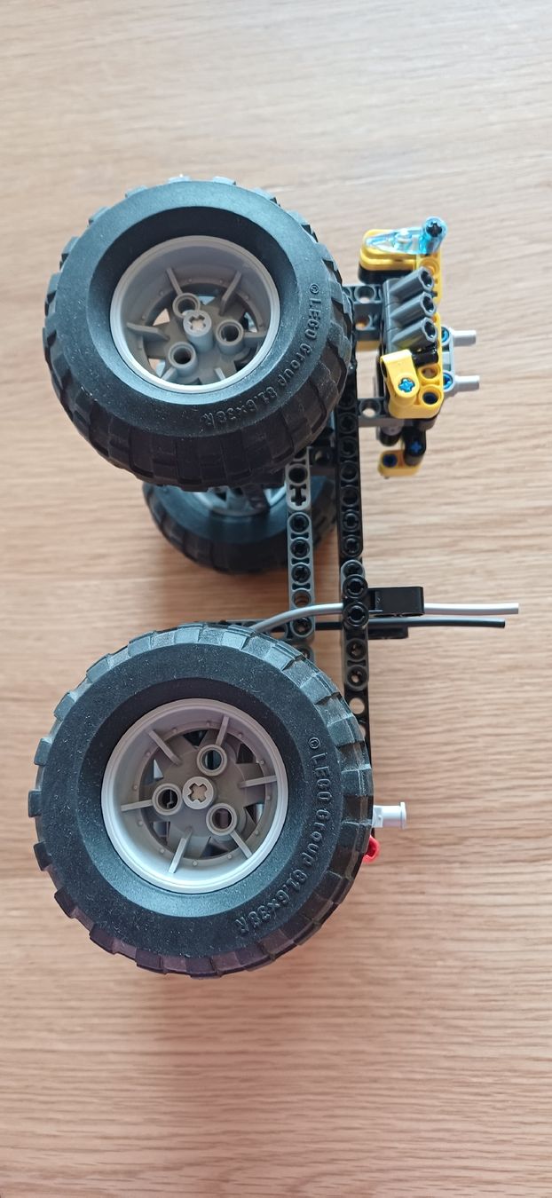 Lego Giocattoli: Lego Technik Monster Truck Chassis  – Usato da Amriswil venduto da SANNamerino 1