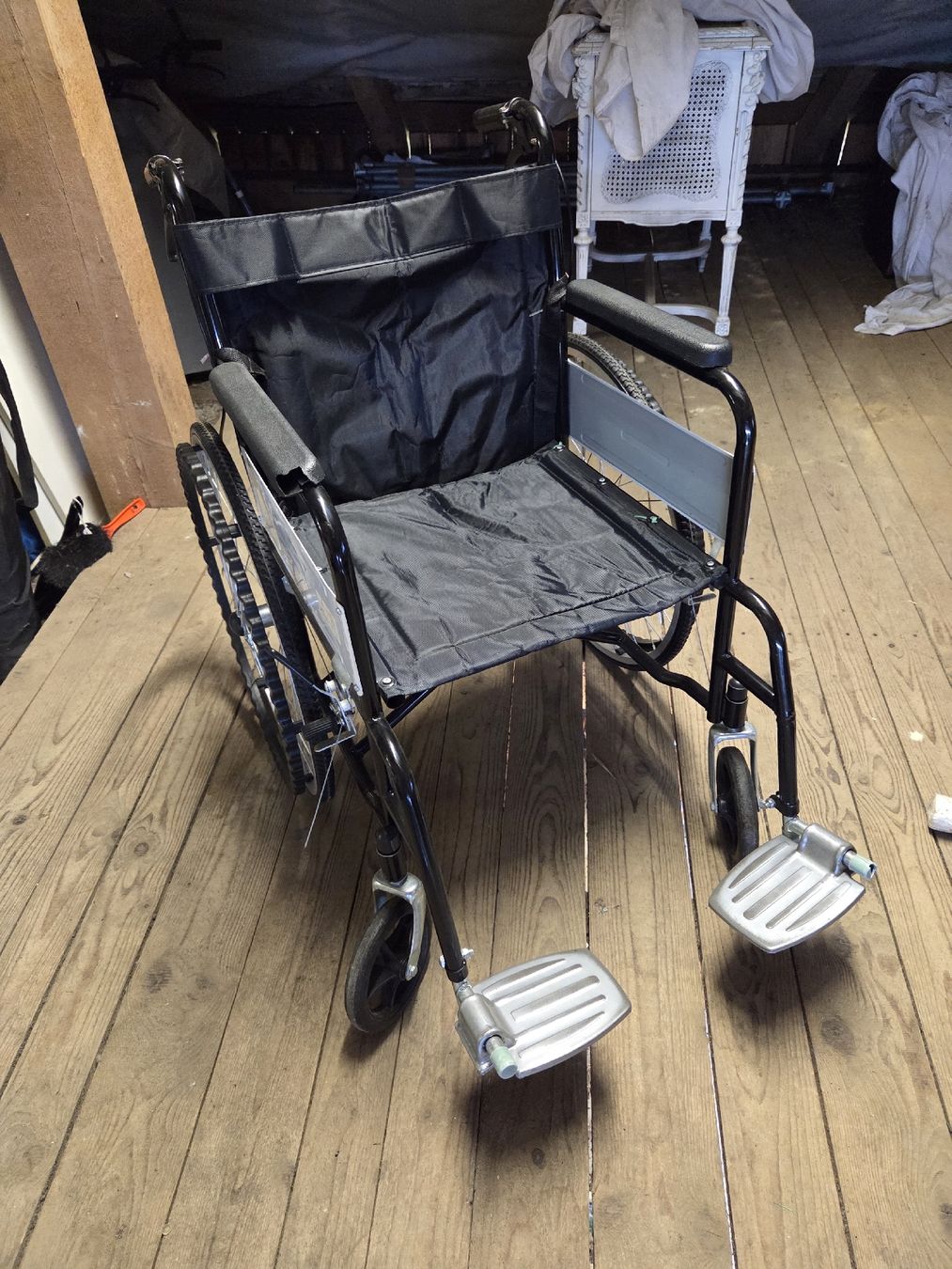 Chaises roulantes: Rollstuhl klappbar – D'occasion à Wädenswil par weihpos