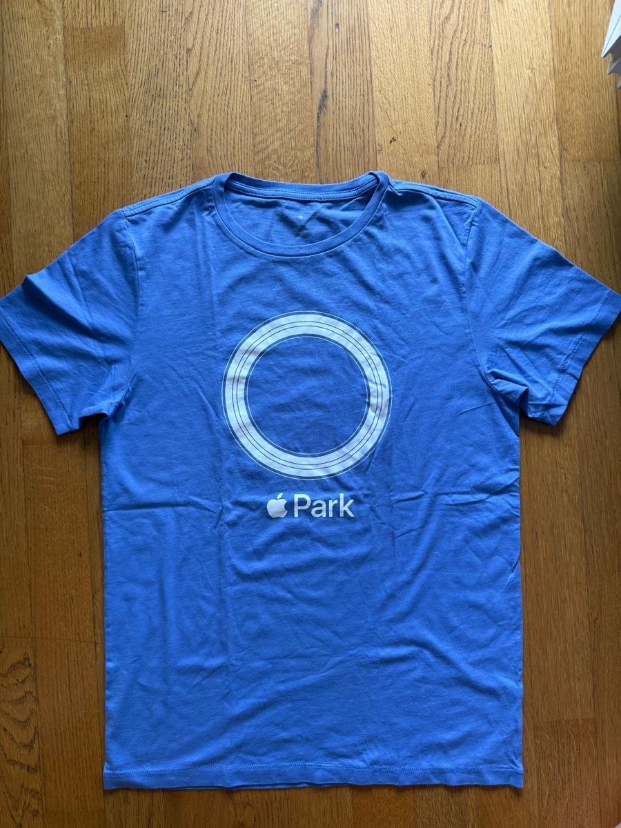 T-shirt: Neues Tshirt apple park Gr. S – Nuovo (secondo la descrizione) da Zürich venduto da raliph