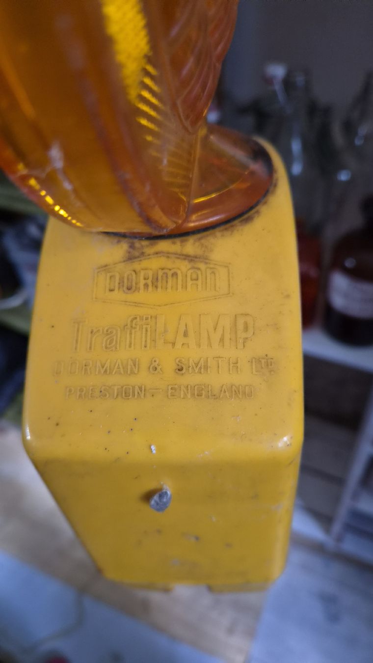 Lampade: Warnleuchte Dorman Smith TrafiLAMP gelb England  – Usato da Kölliken venduto da MissesBossTop1 5