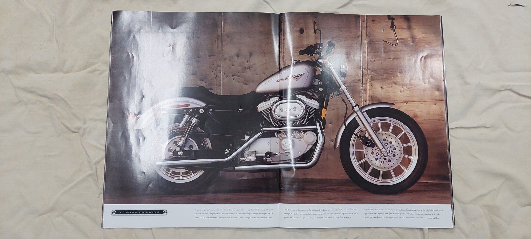 Documenti: Harley Davidson brochure de vente, lot de 4 – Usato da Chapelle-s-Moudon venduto da gerryp 4