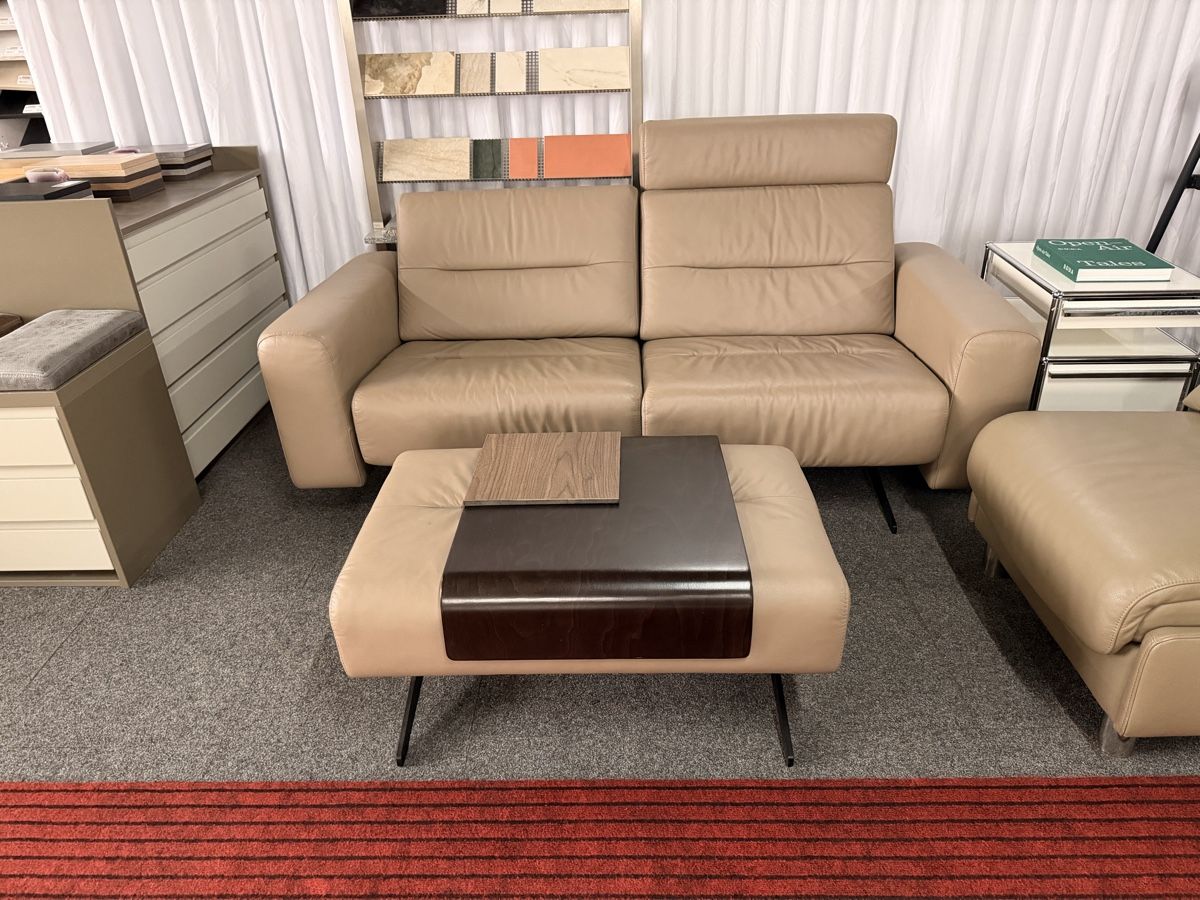 Stressless Divani: Stressless Sofa Stella verstellbar mit Hocker - Tisch – Nuovo (secondo la descrizione) da Luzern venduto da Emelie77 2