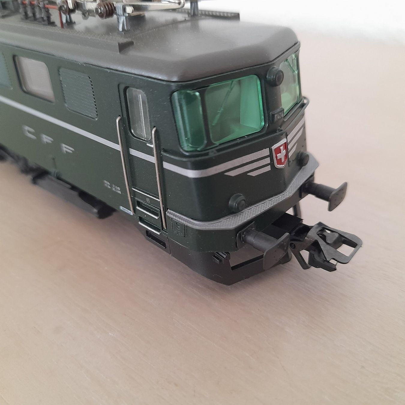 Märklin Modellini di ferrovie: Locomotive CFF Ae 6/6 "700 ans de la Confédération" – Nuovo e nell'imballaggio originale da Auvernier venduto da gandalf08 2