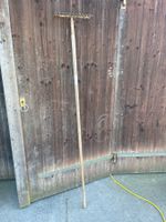 Gebrauchter Gartenrechen / Laubrechen , rostig