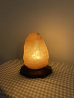 Salzkristall-Lampe im anthroposophischen Stil