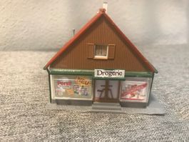 Kibri H0 Einfamilienhaus mit Drogerie