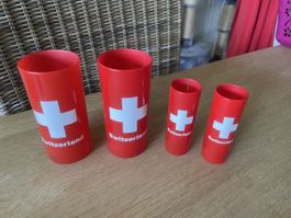 4 Glässer mit Schweizerkreuz. 
