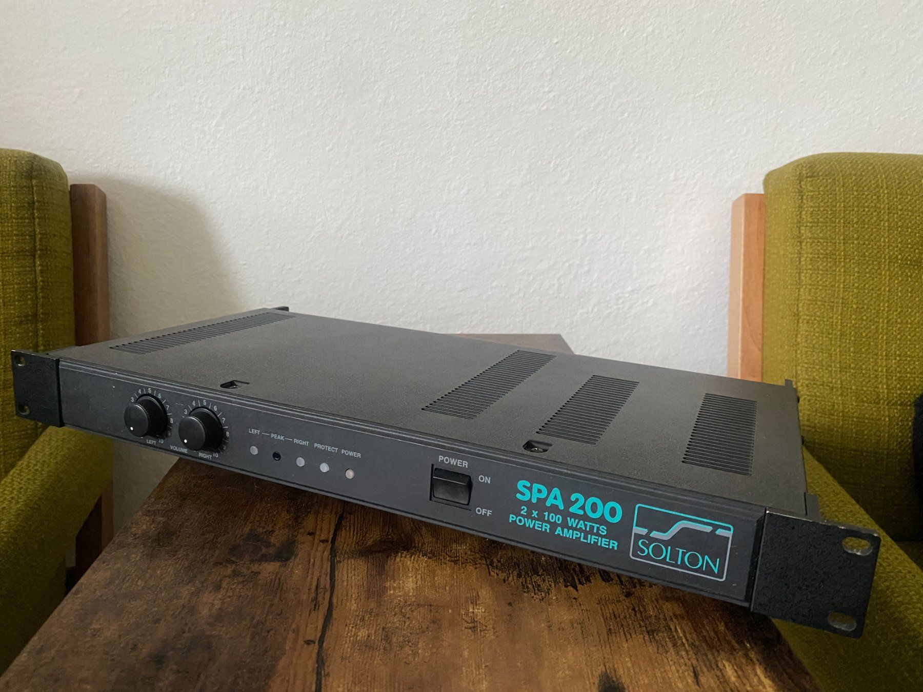 Solton Amplificatori: Power Verstärker, Amplifier Solton SPA 200 – Usato da Pieterlen venduto da Plasticbox