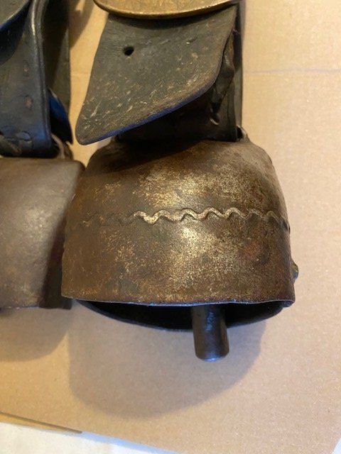 Cloches & sonnailles: 3 X KUHGLOCKEN /SCHELLEN – D'occasion à Chur par silbermon 3