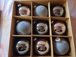 neu: 9 Christbaumkugeln Glas silbergrau, rosé gemischt 8cm