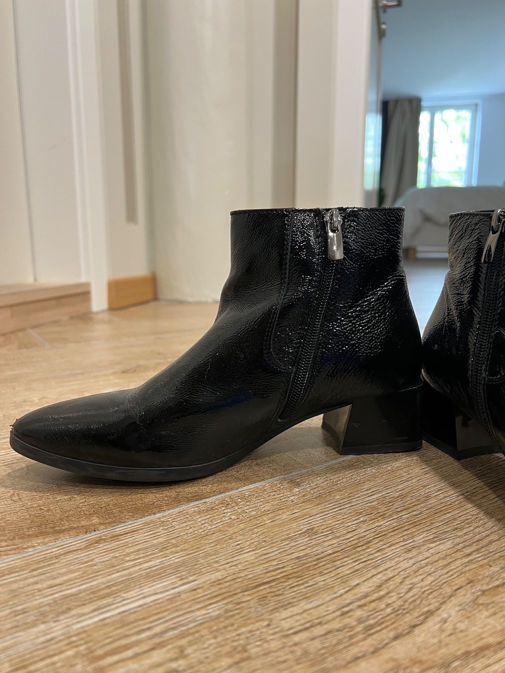 Damenschuhe: Lack-Stiefeletten, Schwarz, Grösse 36 – Gebraucht aus St. Gallen von kka_l9wg 2