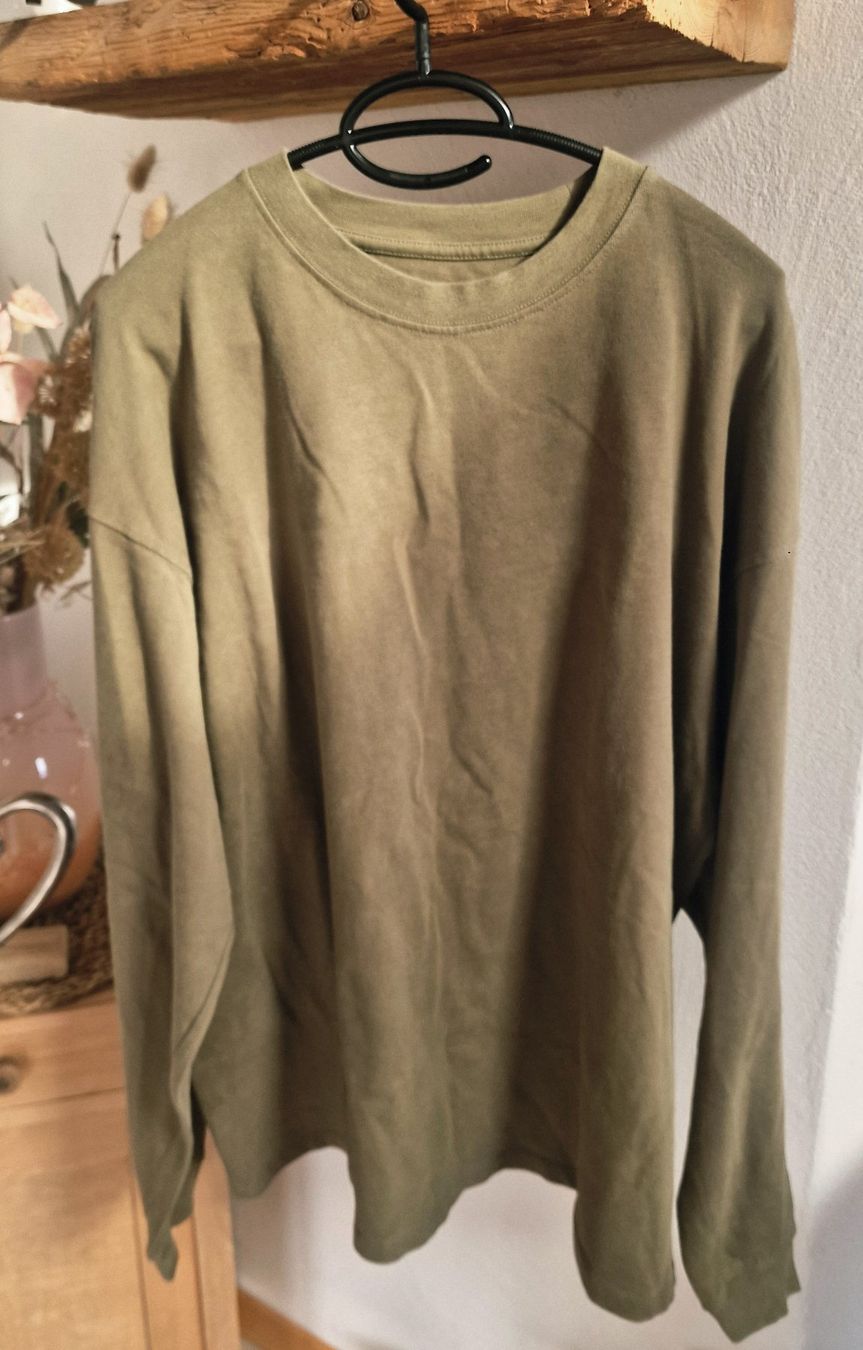 T-shirt: Khakifarbenes Basic-Sweatshirt, Gr. M  TOPMAN – Usato da Falera venduto da Fudax